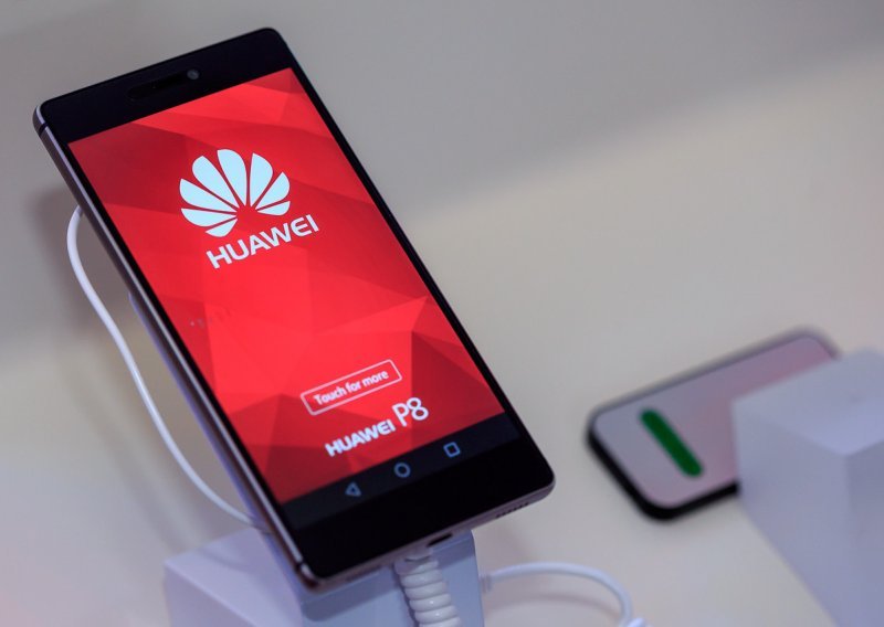Nagradu za najbolji pametni telefon odnio Huawei P8!