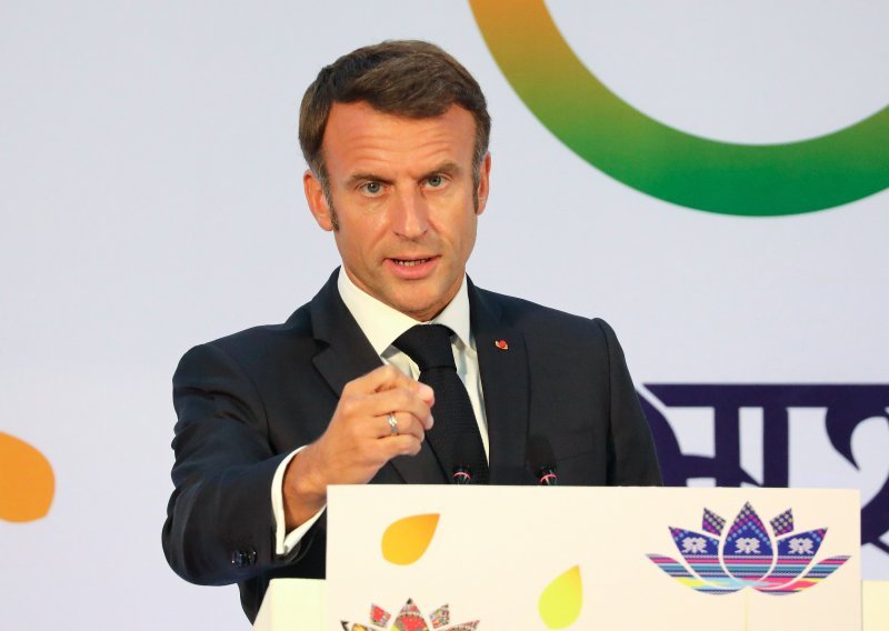 Macron poziva Francuze da se bore protiv antisemitizma