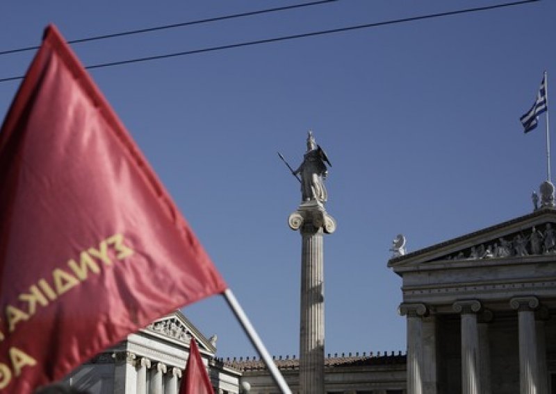 Tisuće grčkih javnih službenika u štrajku zbog izmjena zakona o radu