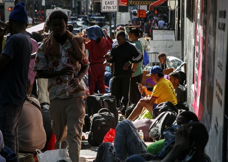 Raskol zbog više od 60.000 migranata u New Yorku, političare hvata panika