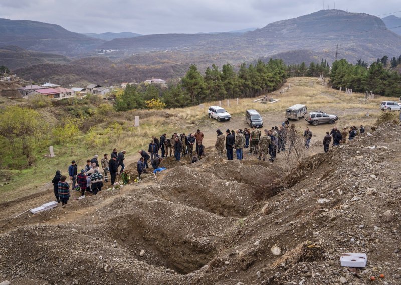 U eksploziji skladišta goriva u Karabahu 125 mrtvih