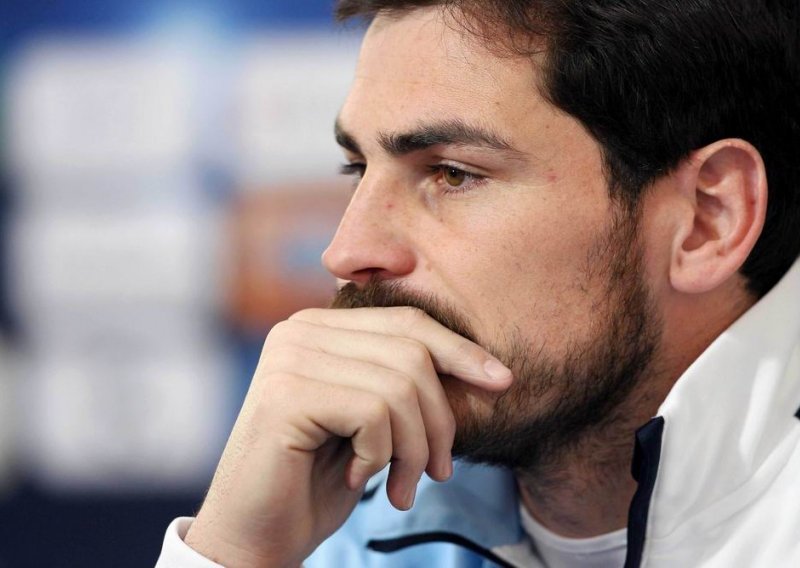 Može li razočaranom Casillasu Arsenal biti utjeha?