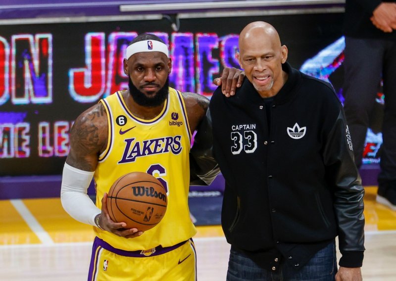 Lakersi objavili da je LeBron James opet promijenio broj na dresu; poznat je razlog