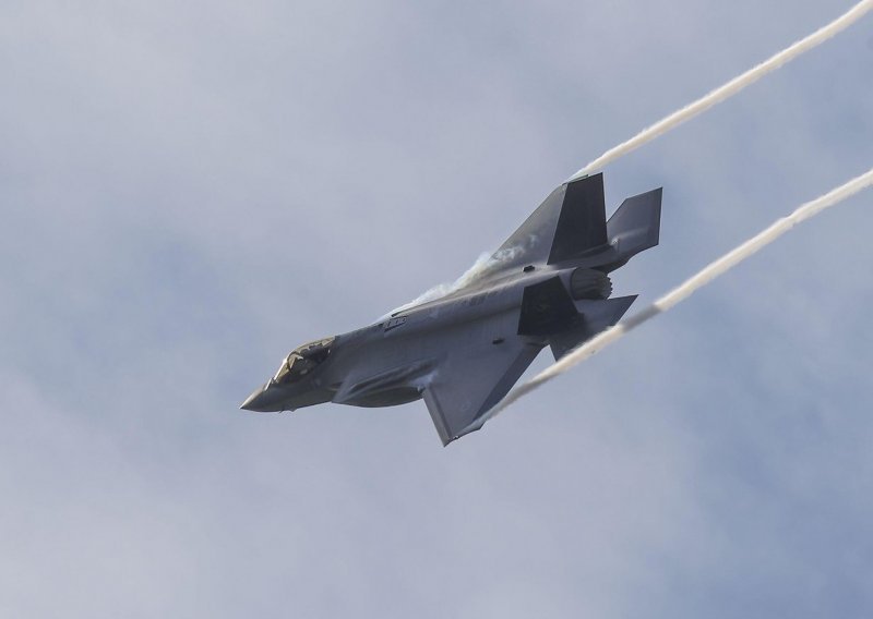 Američki stručnjaci od dva F-35 stvaraju Franken-pticu