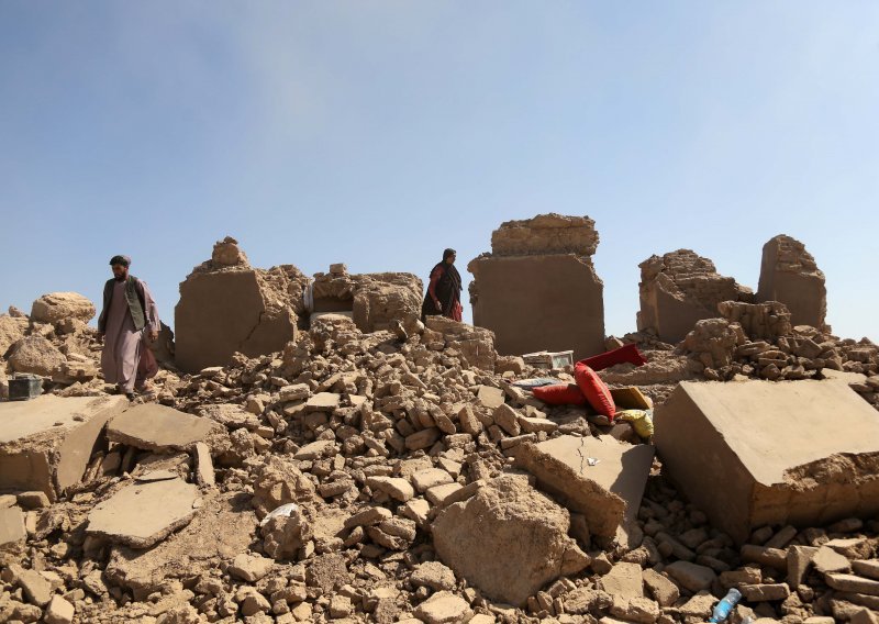 Novi snažan potres pogodio Afganistan