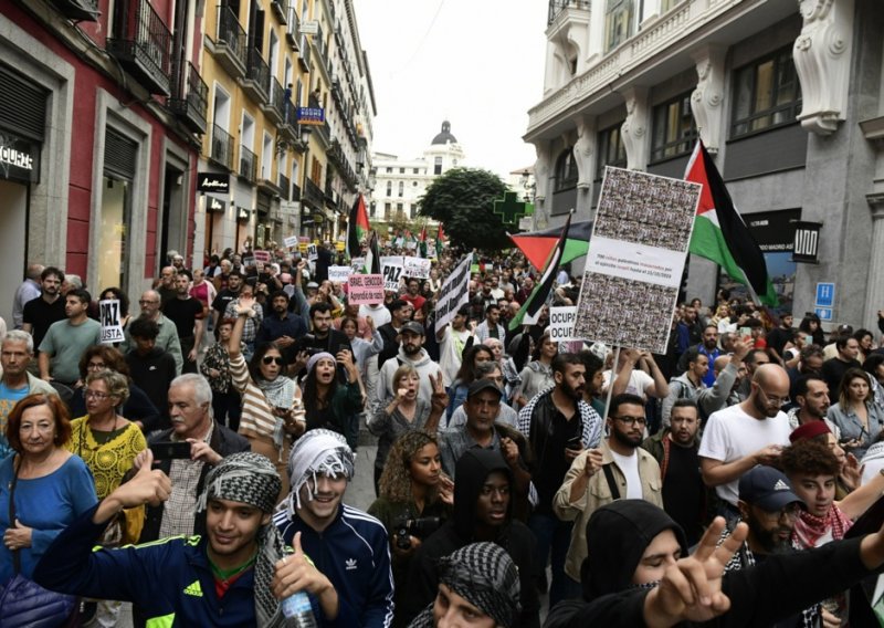 Desetak tisuća ljudi na ulicama Madrida protiv izraelske okupacije Palestine