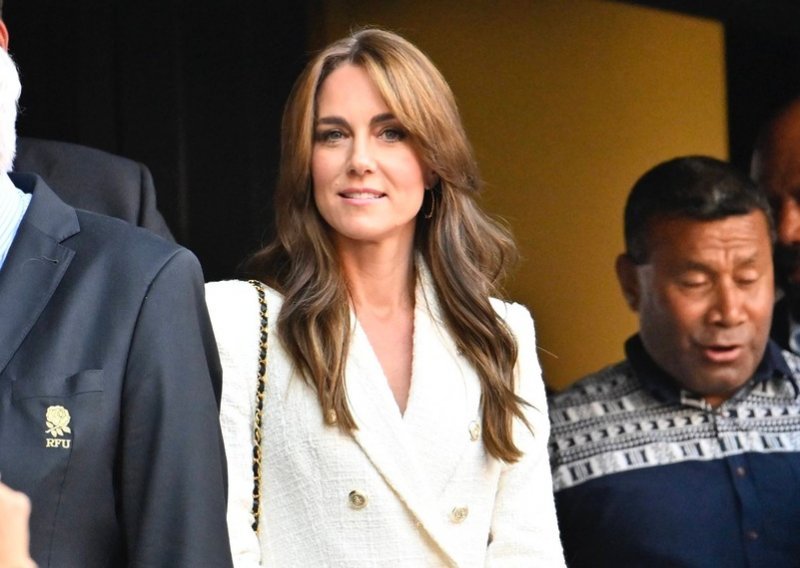 Kate Middleton jedva je dočekala uskočiti u omiljeni sako iz Zare koji ima u više boja