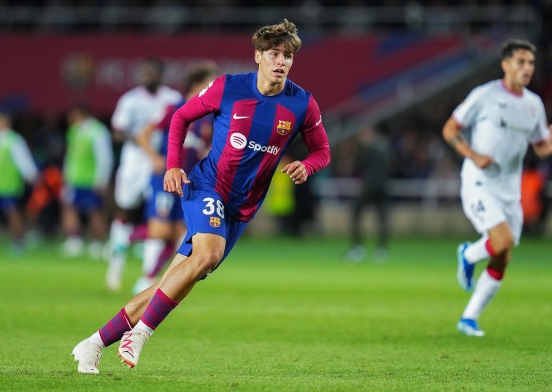 On je nova zvijezda Barcelone; tinejdžer Marc Guiu trebao je samo 33 sekunde da uđe u povijest