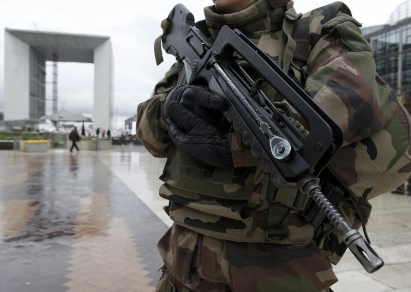 Gotovo 11.000 policajaca brine za sigurnost COP21 u Parizu