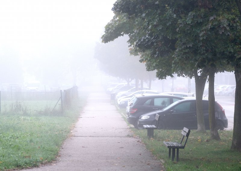 Magla, mjestimice gusta, smanjuje vidljivost na cestama u unutrašnjosti