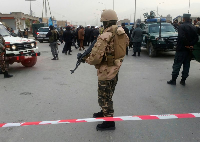 Bombaš samoubojica ubio 27 ljudi u šijitskoj džamiji