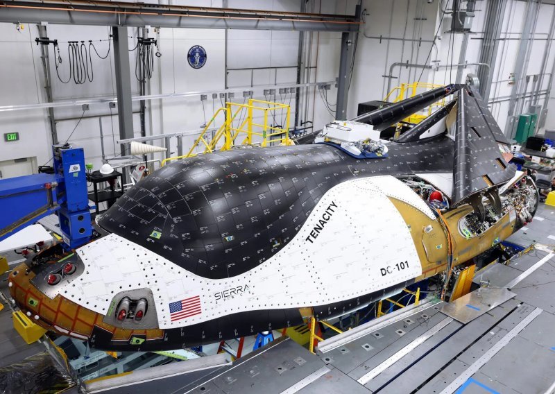 Komercijalni zrakoplov za letove u orbitu sprema se za prvi testni let