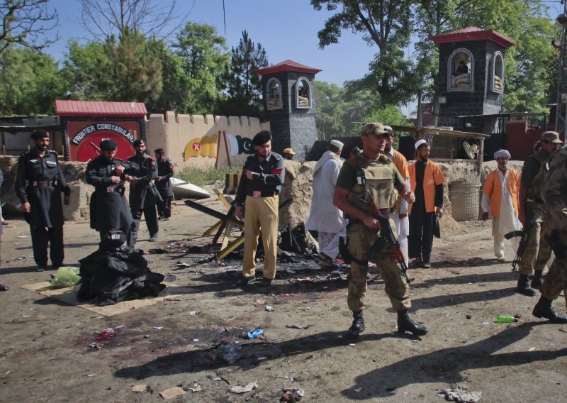 Najmanje 80 poginulih u napadu u Pakistanu