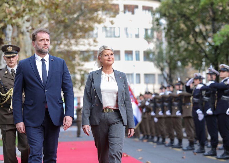 Austrijska ministrica u Zagrebu: Trudit ćemo se zaštititi zapadni Balkan od utjecaja Rusije