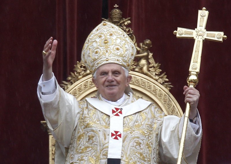 Papa brani vatikansku banku