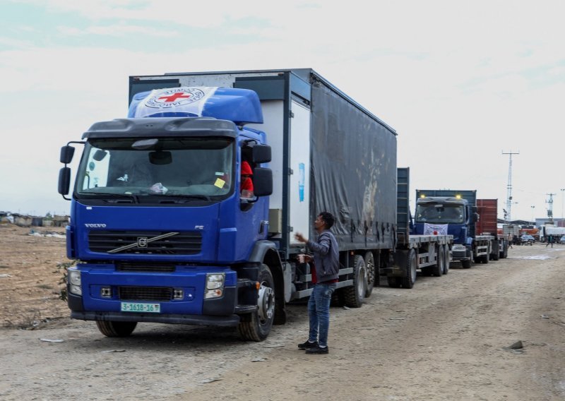 Izrael dopustio da u Gazu dnevno uđu dva kamiona s gorivom