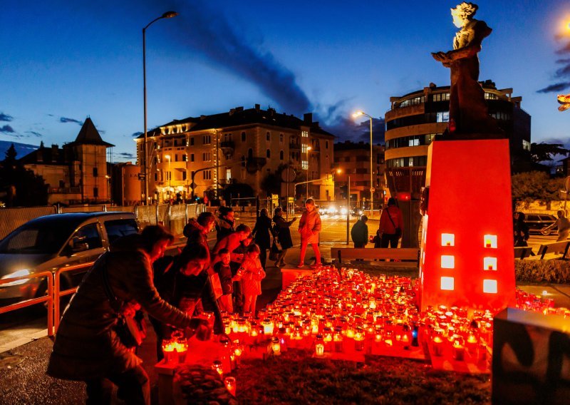 Evo kako izgledaju hrvatski gradovi u spomen žrtvama Vukovara i Škabrnje