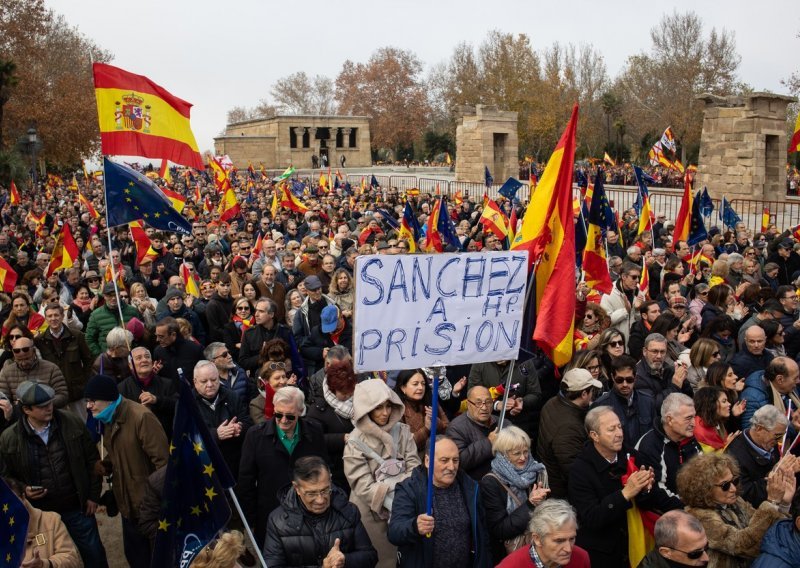 Veliki prosvjed u Madridu protiv Sanchezovog sporazuma sa separatistima