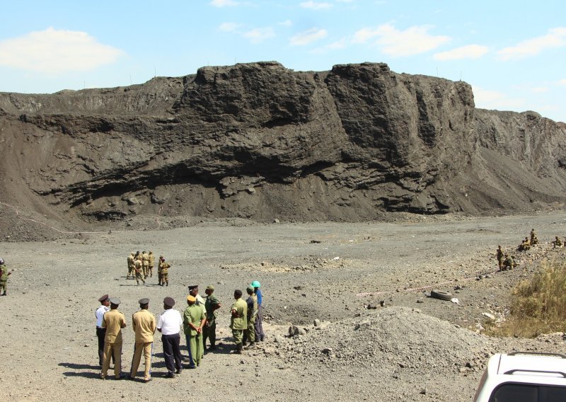 Zambijski spasioci tragaju za najmanje 25 rudara koje je zatrpalo klizište