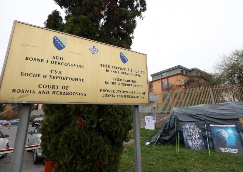 Sedam bivših pripadnika vojske bosanskih Srba optuženo za genocid