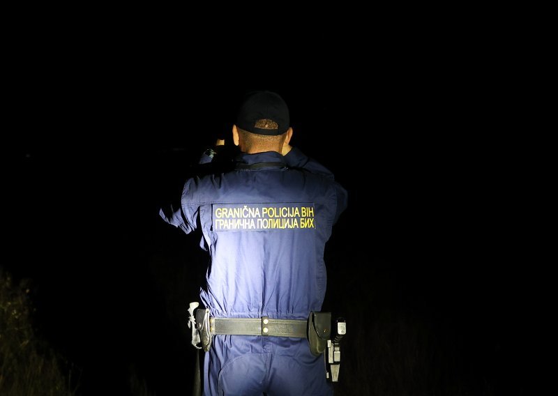 Uhićeni migranti iz Afganistana navodno planirali krijumčariti oružje u Hrvatsku