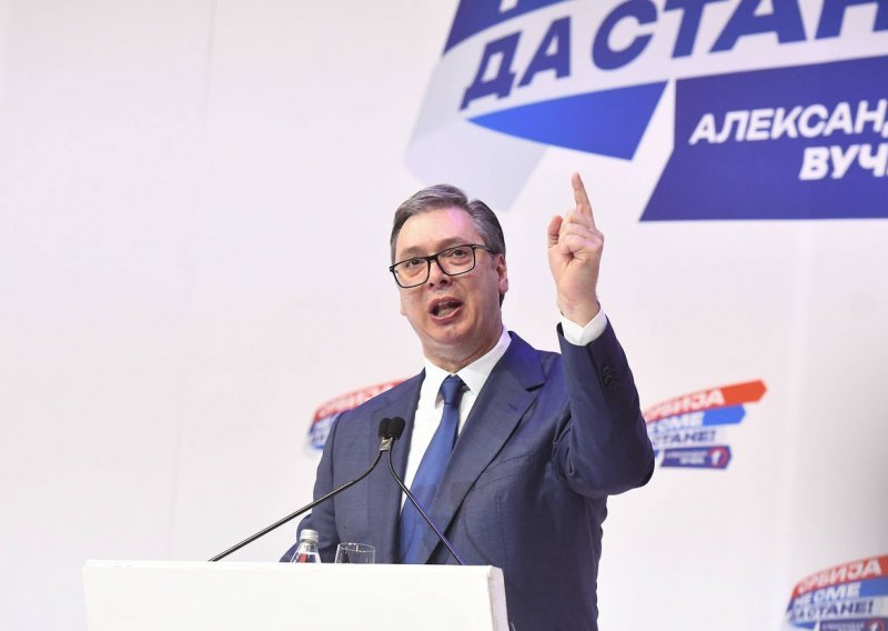 Vučić optužio zapad da u Srbiji želi uspostaviti marionetski režim