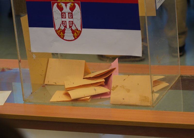 Europska komisija 'zabrinuta' izborima u Srbiji: Potrebno je opipljivo poboljšanje