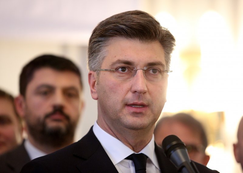 Plenković: Ministar Barišić ima moje povjerenje