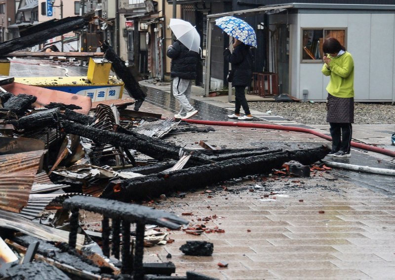 Broj poginulih u potresu u Japanu popeo se na 62, građani strahuju zbog kiša