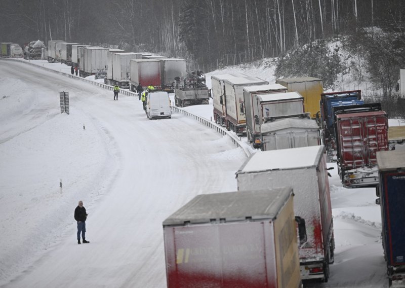 Prometni kolaps i zatvorene škole u Skandinaviji zbog ekstremne hladnoće i oluja