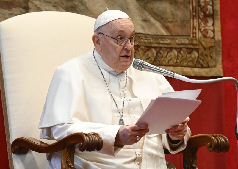 Papa dosad najoštrije stao u obranu homoseksualaca: 'Kritika moje odluke je licemjerna'