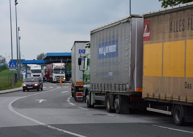 Zbog EU procedura zastoji u teretnom prometu na graničnim prijelazima iz Srbije