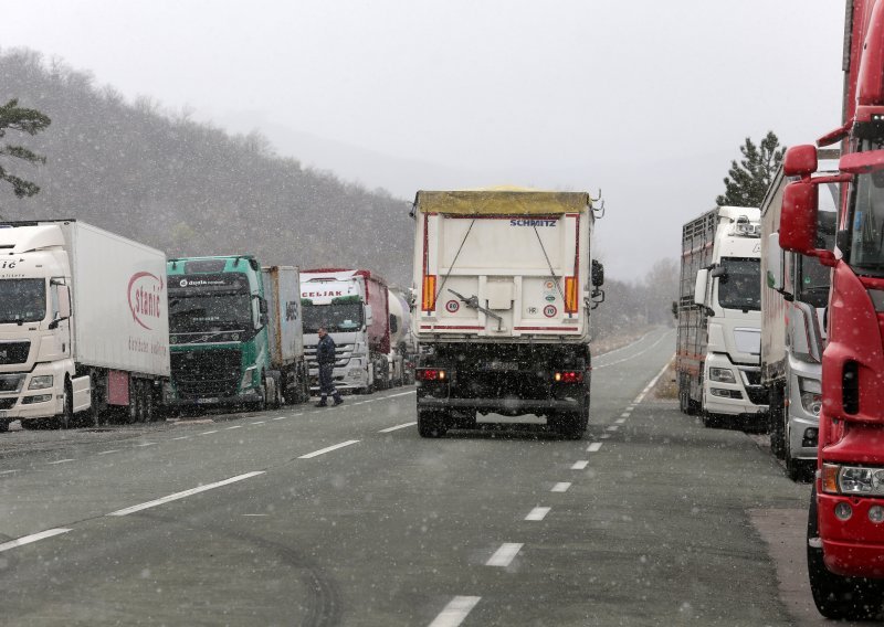 HAK: Kamioni iz unutrašnjosti mogu prema Dalmaciji, ali ne i prema Istri