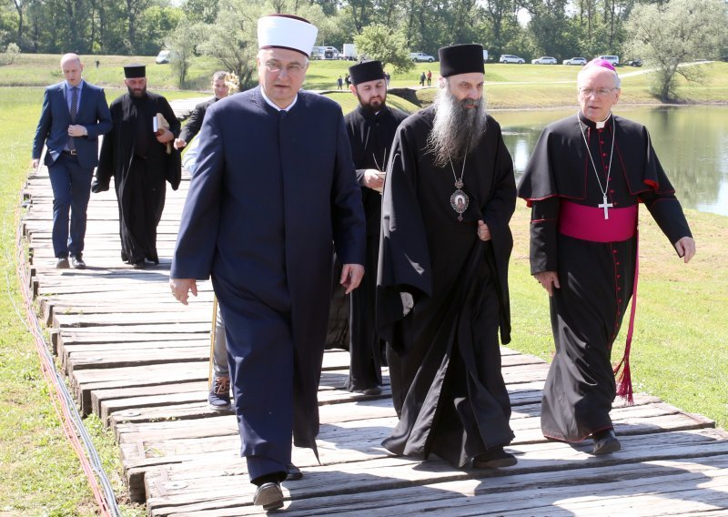 Požeški biskup Škvorčević predvodio slavlje za jedinstvo kršćana: Nismo se okupili da bismo nešto odglumili