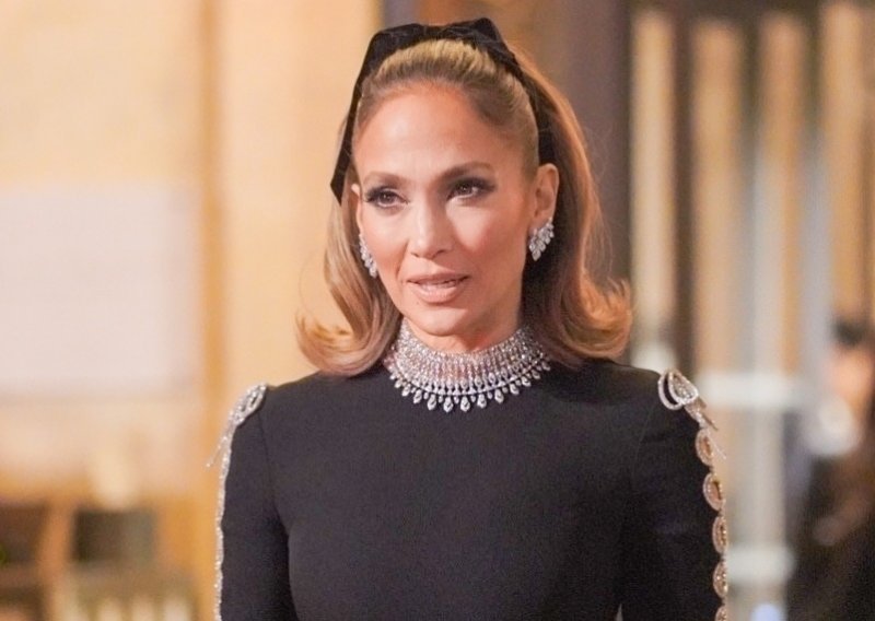 Nestvarno lijepa: Svi su pali u drugi plan kad se pojavila Jennifer Lopez