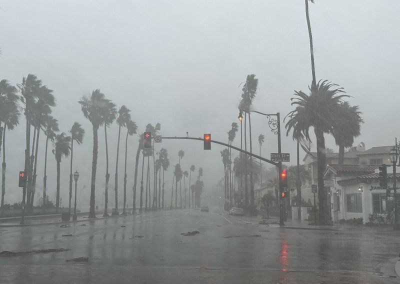 Velika oluja pogodila Kaliforniju, pale rekordne oborine