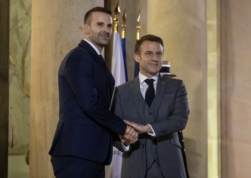 Macron se u Parizu sastao s premijerom Crne Gore