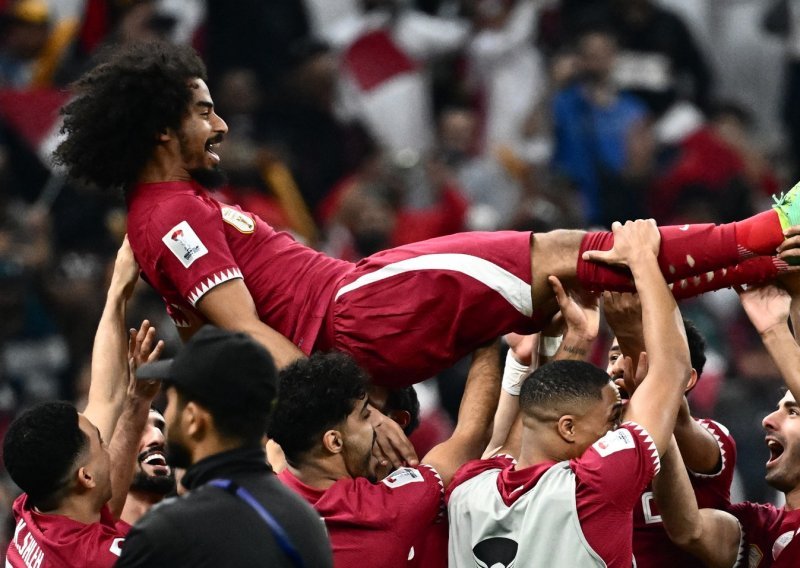 Katar obranio titulu azijskog prvaka; sva tri gola zabio je isti igrač na isti način