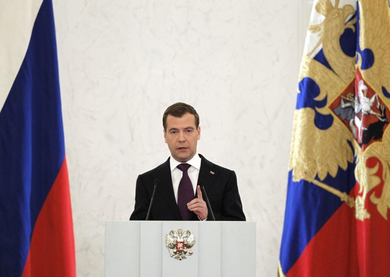 Medvedev: Timošenko je 'unutarnje pitanje' Ukrajine