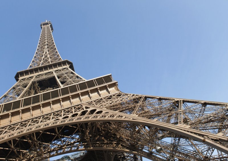 Zaposlenici Eiffelovog tornja u štrajku: 'Nikad nije bio u jadnijem stanju'