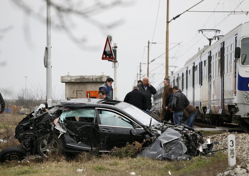 Vozačica poginula u naletu vlaka