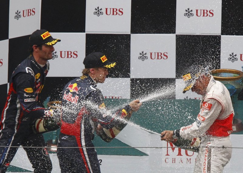 Hamilton brži od Red Bulla na VN Kine