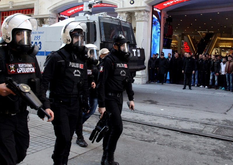 Turska uhitila devet osoba zbog napada na šefa oporbe
