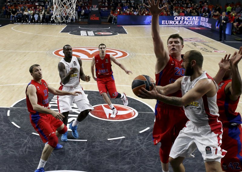 CSKA na koljenima; Pirej slavi čudesnog Spanoulisa!