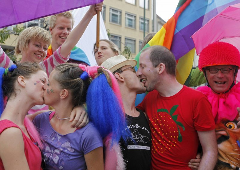 Nekoliko tisuća na prvom Gay Prideu u Pragu