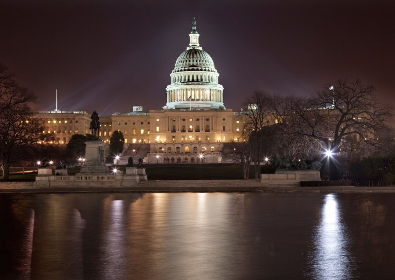 SAD: Donji dom Kongresa za tjedan dana odgodio blokadu vlasti