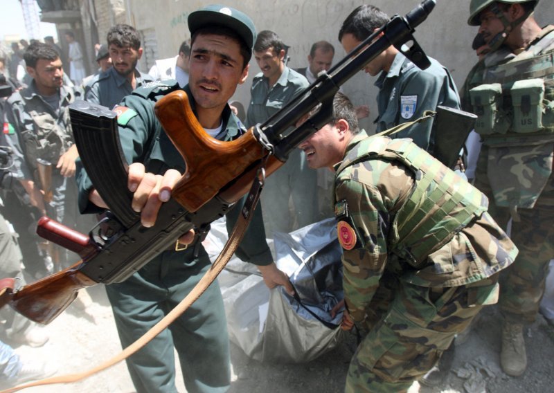 Uz pomoć talibana ubio troje britanskih kolega