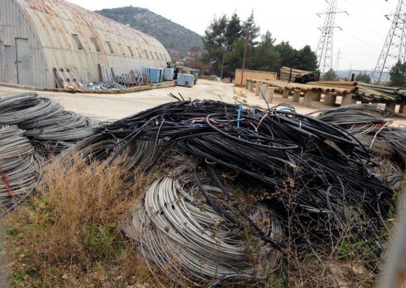 Ukrali 750 metara kabela s pružnog prijelaza