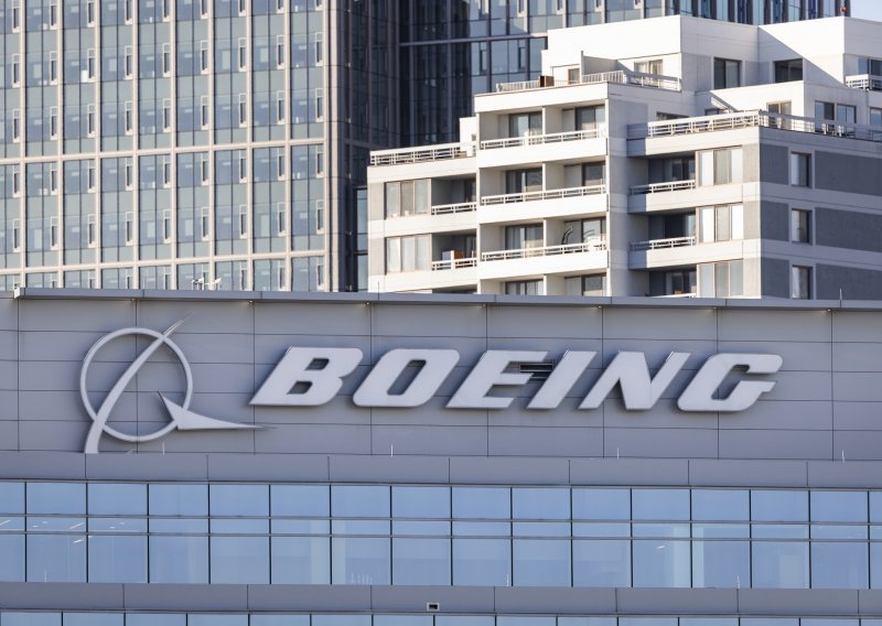 Novi problem za Boeing: Jednom od aviona otpao poklopac motora, otvorena istraga
