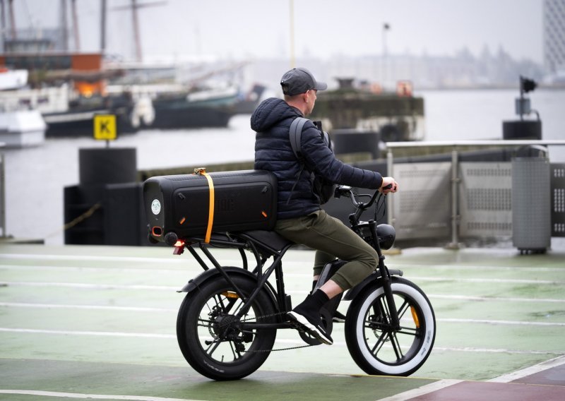 Amsterdam uskoro testira sustav koji daljinski usporava e-bicikle